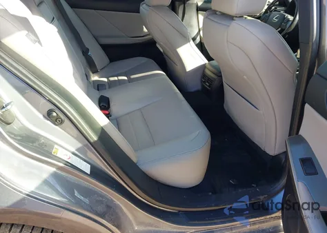 2016 Lexus Is 300 z USA, uszkodzony, nr VIN JTHCM1D22G5008664